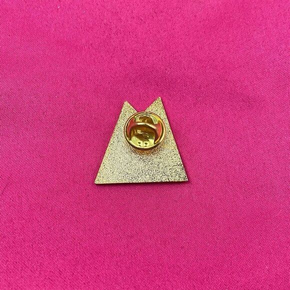 Montana 2000 Race For The Cure Breast Cancer Awareness Collectible Lapel Pin - Picture 2 of 3